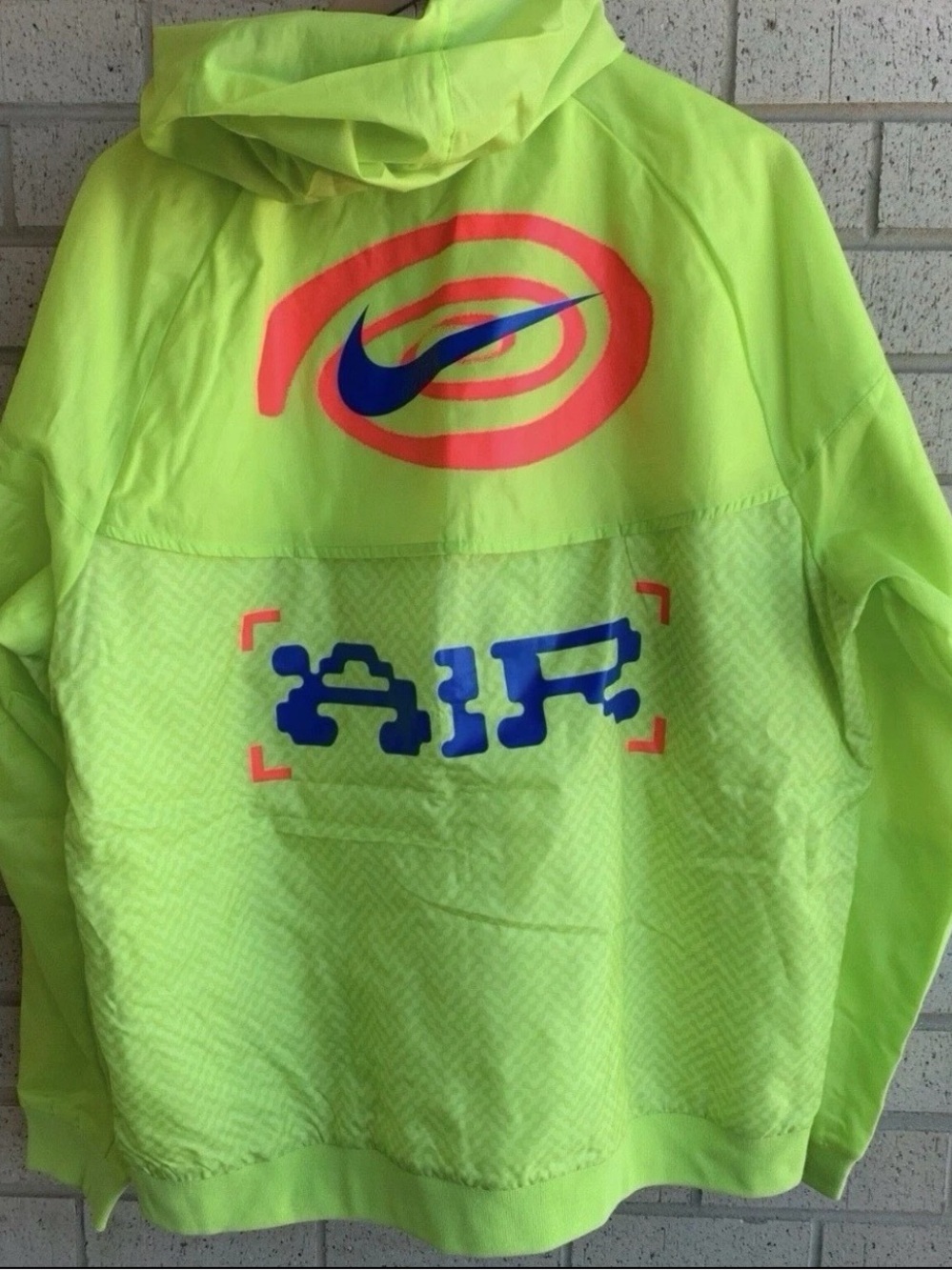 Nike “Catching Air” Windrunner Neon/Blue jacket Men’s XL-NWT